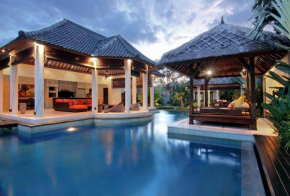  Villa Sesari  Kuta